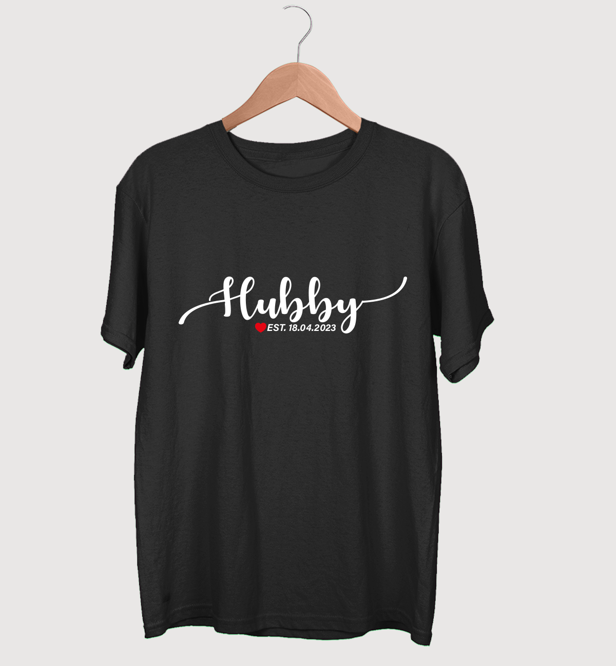 herren tshirt in schwarz hubby datum bedruckt kurzarm perfekt als Geschenkidee für männer und Vatertag aber auch Valentinstag und Geburtstag in schwarz