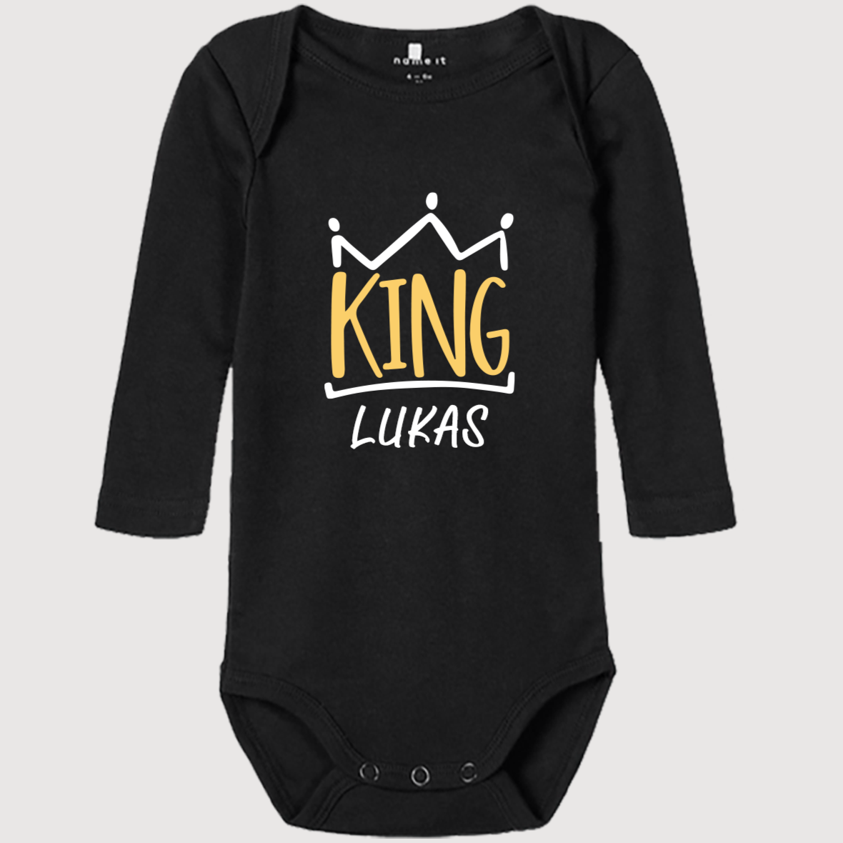 king Lukas strampler mit namen baby body für toddler in schwarz bedrucken lassen babyshower Geburtstagsgeschenk Geschenke zur Geburt tantengeschenke kinder fashion spreadshirt h und m 