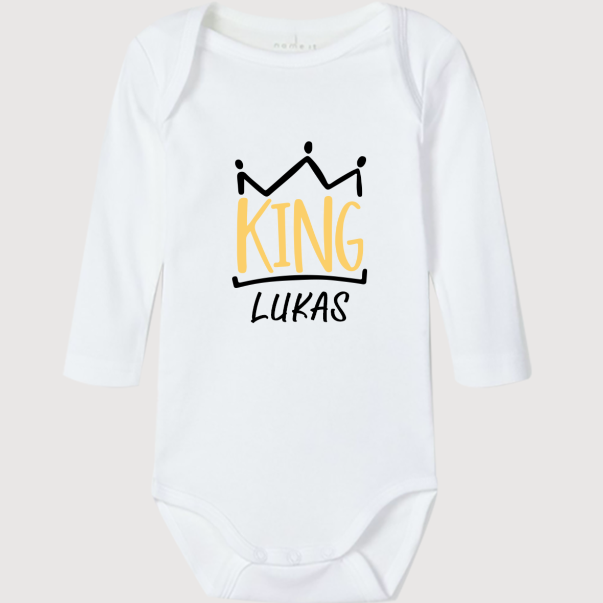 king Lukas strampler mit namen baby body für toddler in schwarz bedrucken lassen babyshower Geburtstagsgeschenk Geschenke zur Geburt tantengeschenke kinder fashion spreadshirt h und m 