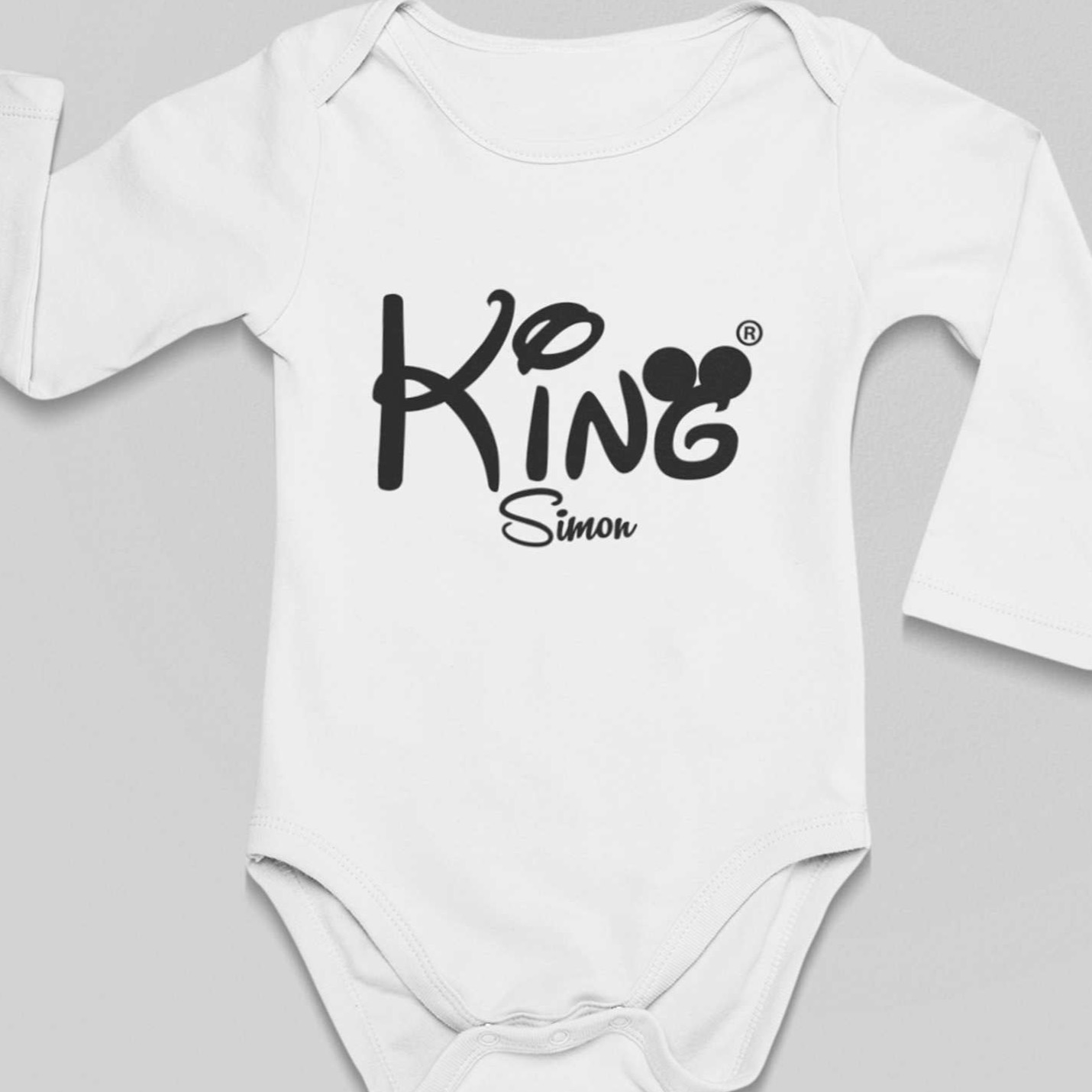 baby body weisser Strampler mit namen king geschenkidee babyshower kidsfashion weiss