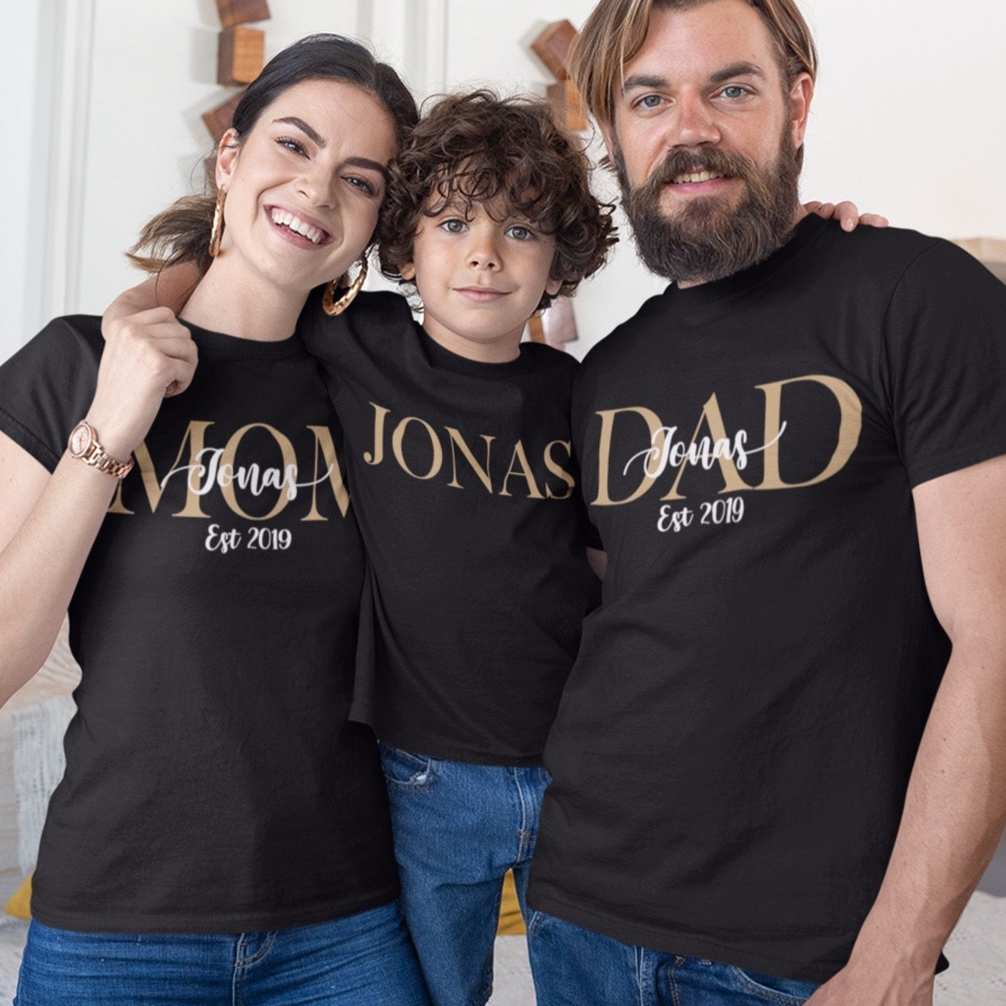 Familien T-Shirts mit Namen Familien Partnerlook Mom Shirt, Dad Shirt und Kinder Shirt mit Namen personalisiert