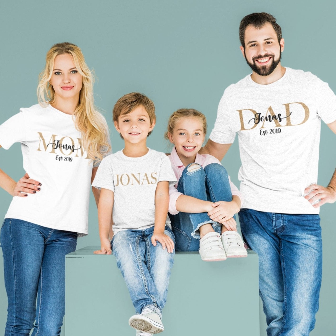 Familien T-Shirts mit Namen Familien Partnerlook Mom Shirt, Dad Shirt und Kinder Shirt mit Namen personalisiert mit namen bedrucken