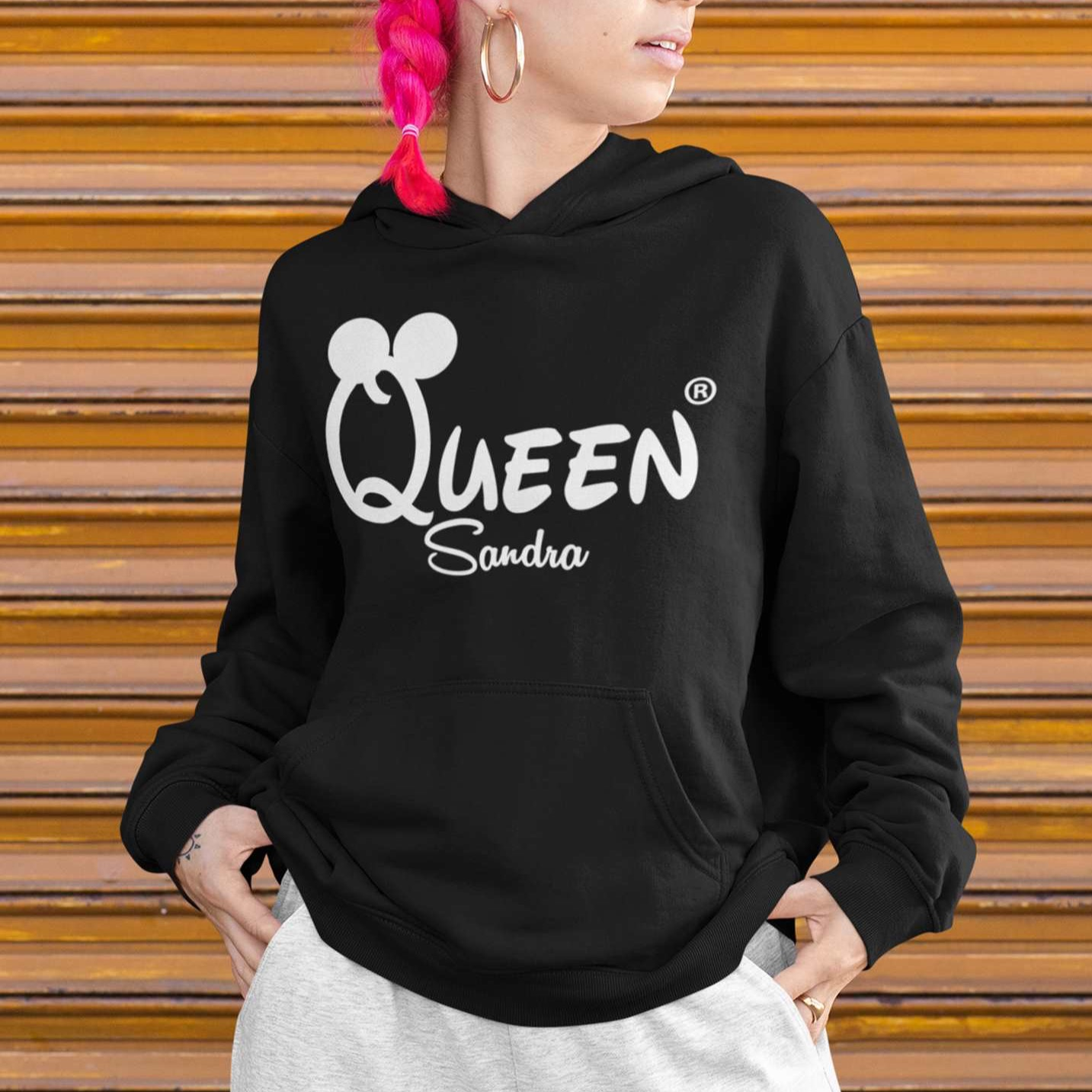 schwarzes damen hoodie queen mit namen gestalten individuell sweater streetwear streetfashion oversize