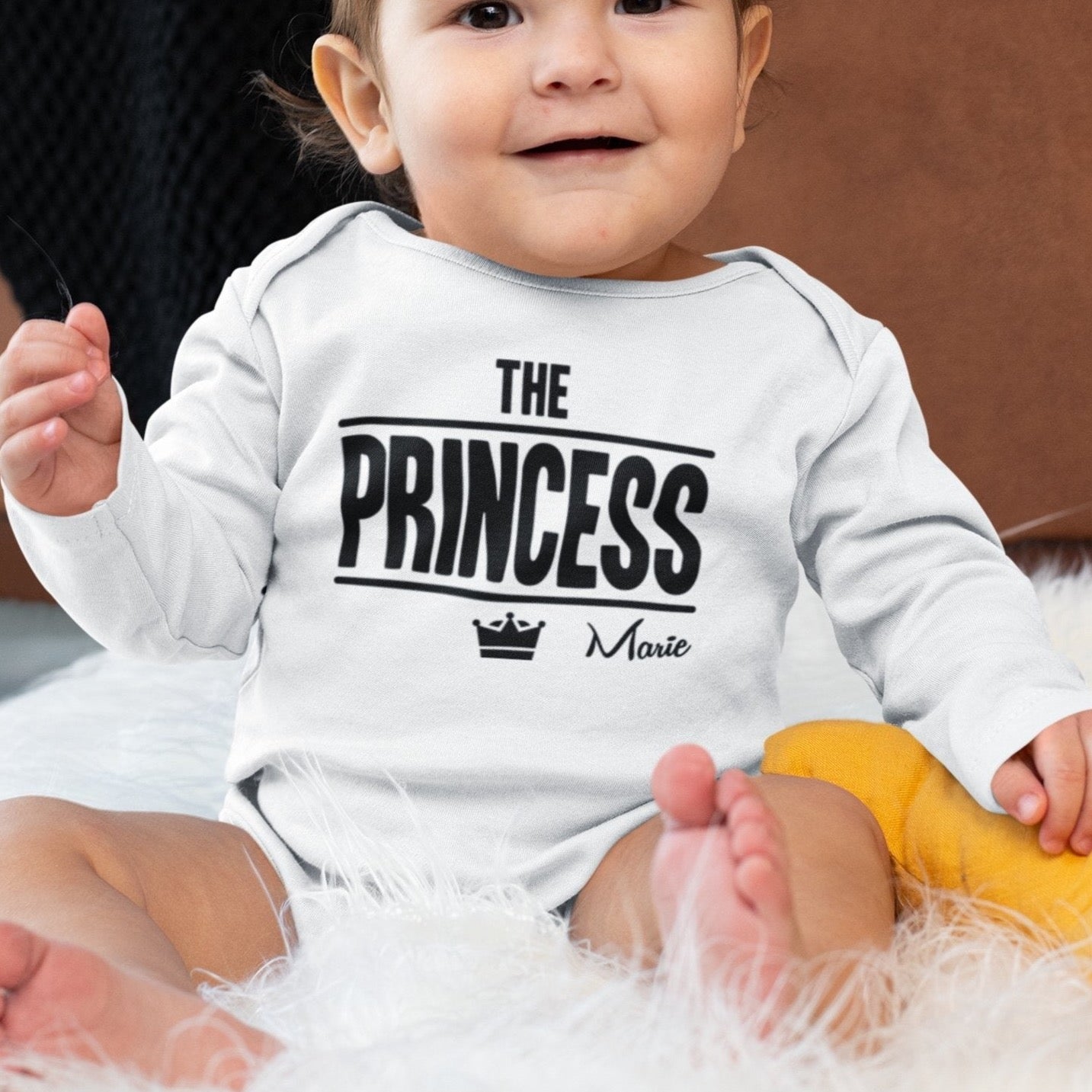 baby strampler mit namen gestalten baby body mit Wunschname bedrucken weisses strampler